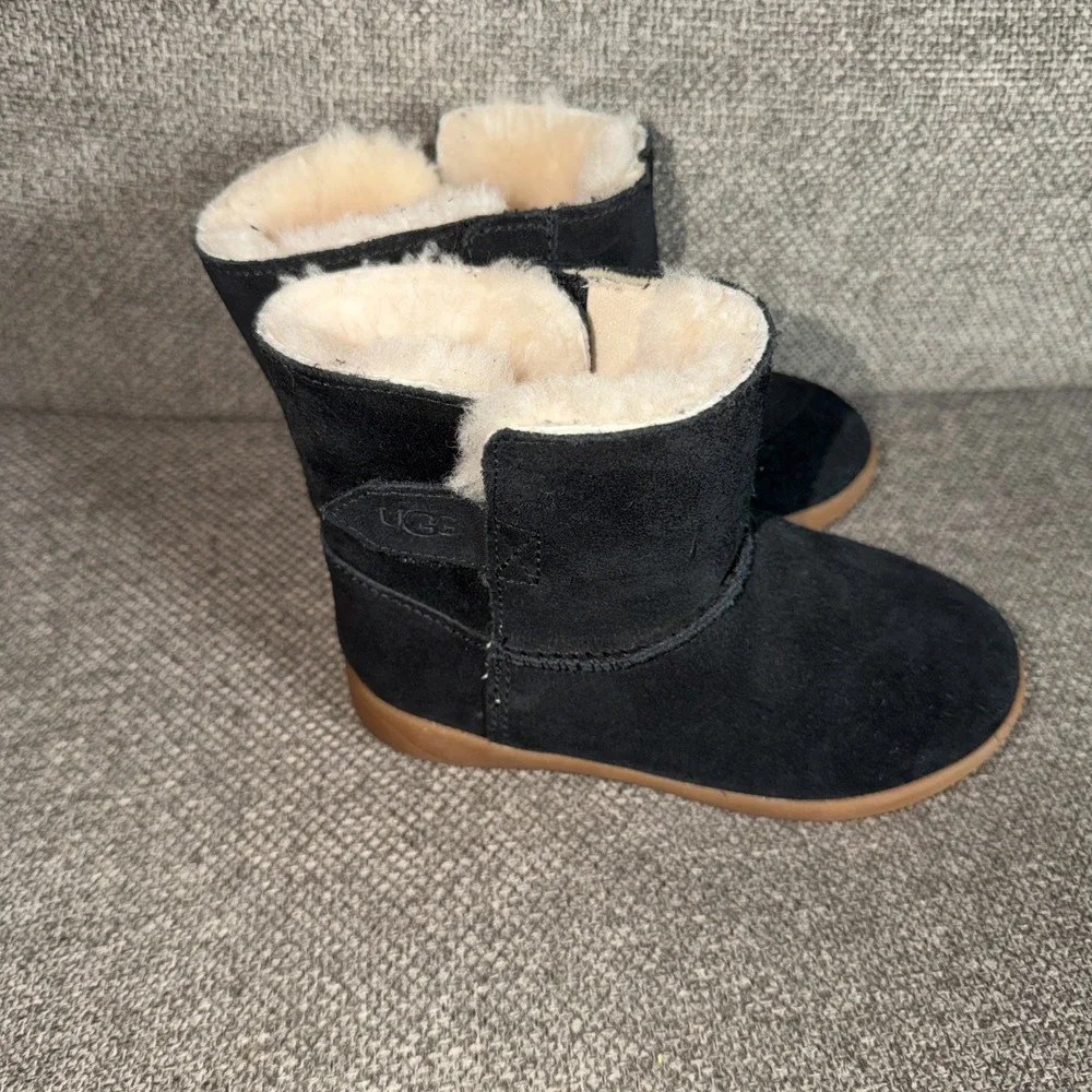 UGG Toddler Girls T Keelan-T/1096089T boots Black Suede Wool bottoms Size 10